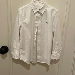 Vineyard vines white button up. Size 6